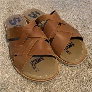 Sorel slides size 9